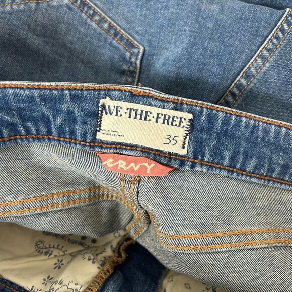 We are free NWT high-rise curvy vintage Street denim jeans, size 35 ￼ - Picture 7 of 9